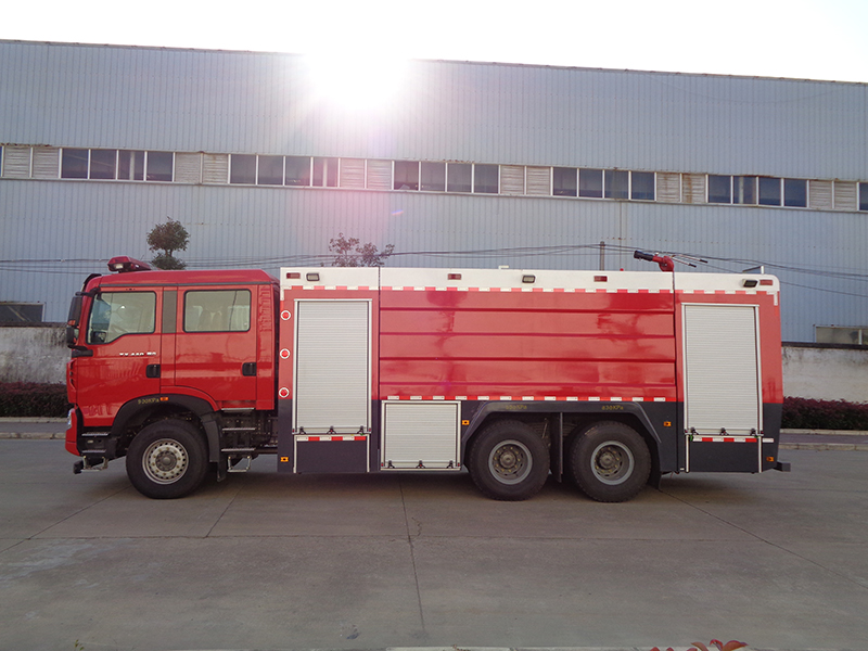 中潔牌XZL5334GXFSG170/Z6型水罐消防車(chē)